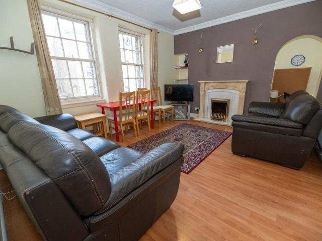 Top Notch Cafe, 145 Buccleuch Street, City of Edinburgh, EH8 9NE, United Kingdom | 3 bed apartment for rent #138694387 | Rentberry