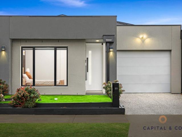 TOP NOTCH LOCATION, WALKING DISTANCE TO DONNYBROOK TRAIN STATION!