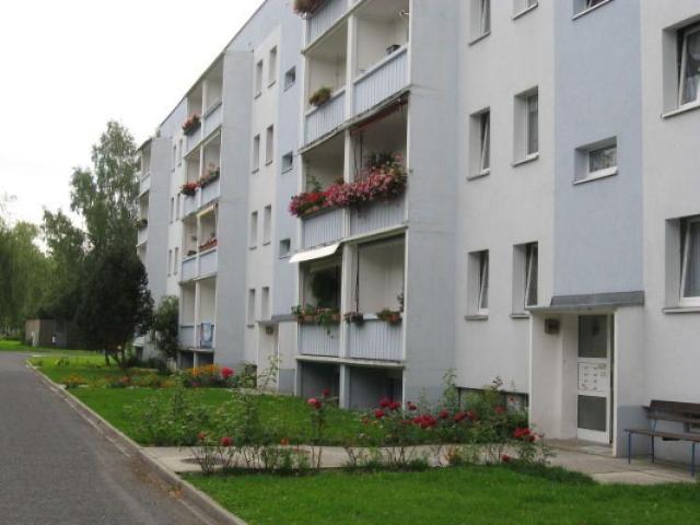 Top sanierte 3 Zimmer Wohnung in grünem Wohngebiet