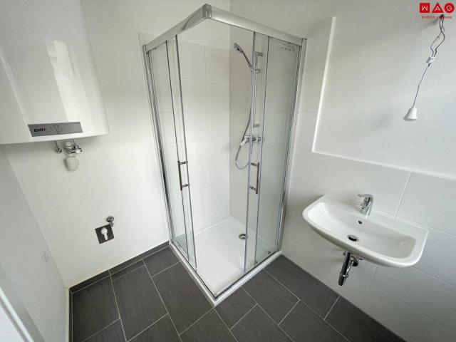 Top sanierte 3 Raum Wohnung mit großer Loggia!