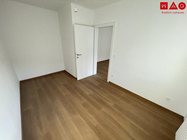 Top sanierte 3 Raum Wohnung mit großer Loggia!