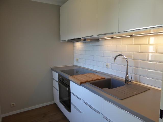 Top sanierte 1 ZKB Wohnung mit Balkon in Wiesbaden Nordenstadt