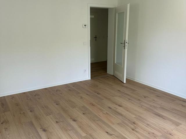 top sanierte 2 Zimmer Wohnung mit Balkon, 58,47 m² Wohnfläche im 2. OG in Essen Fischweiher