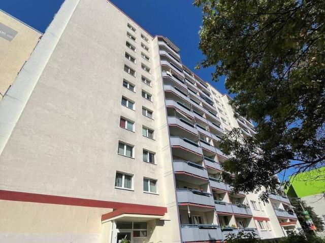 Top sanierte 4 Zimmer Wohnung mit Balkon – moderner Wohnkomfort für die ganze Familie!
