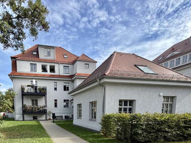 Top sanierte 4 Zimmer Wohnung mit Loggia und Stellplatz in historischem Ambiente