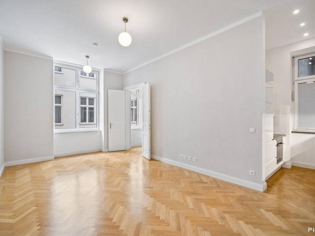 TOP SANIERTE ALTBAUWOHNUNG NAHE RUDOLFSPLATZ!