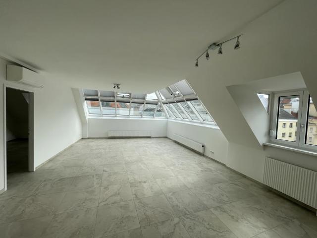TOP SANIERTE DACHTERRASSEN MAISONETTE KLIMA/RUHELAGE!