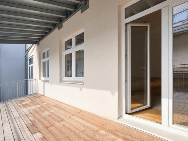Erstbezug 150m zur U1 großzügiger InnenhofBalkon Hauptbahnhof ums Eck Seitenstraße Ruhelage