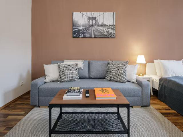 Top Spot Döbling, Studio right by Metro U4, close to city and also close to nature & beautiful wine hills