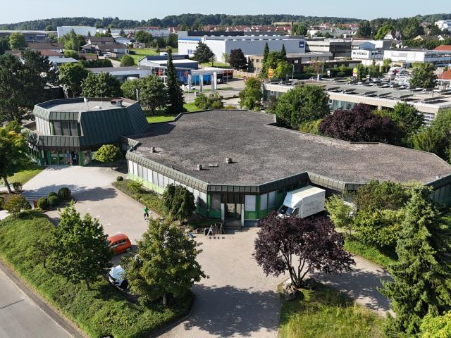 Top Präsenz im Handelsumfeld: Büro Lager Ausstellung Werksverkauf mit Erweiterungspotenzial