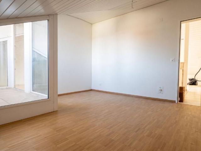Top Preis! Geräumige 4.5 Zimmer Dachwohnung in Frenkendorf lichtdurchflutet, neue Küche & Bad/WC