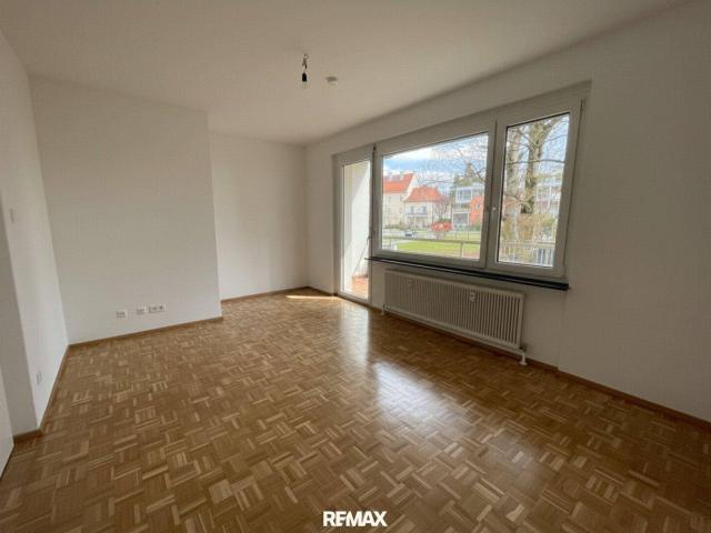 Top Preis und Top Lage! 3,5 Zimmer Wohnung mit Loggia und Balkon am Fuße des Kreuzbergls