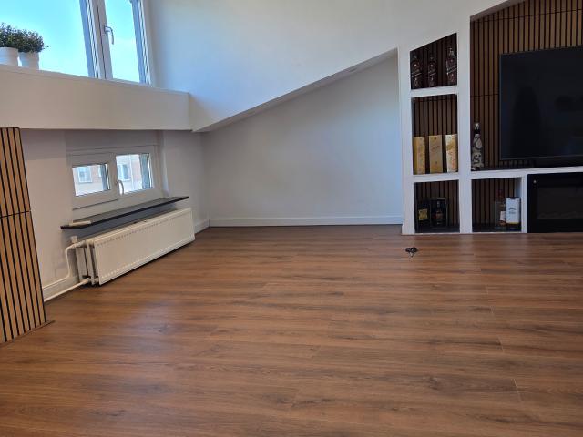 TOP ROOM