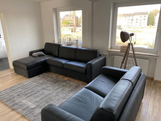 top refurbished apartment in the center pedestrian zone 2 minutes for up to 6 people first time use, Duisburg Amsterdam Apartments for Rent