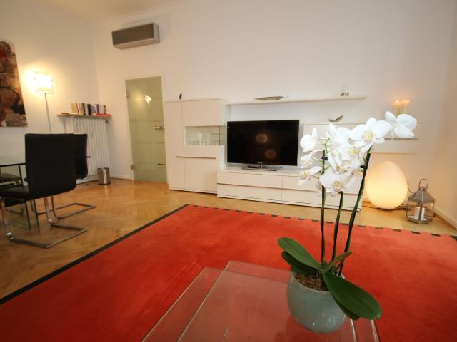 Top renovated apartment in Düsseldorf Düsseltal Zoo, Dusseldorf Amsterdam Apartments for Rent