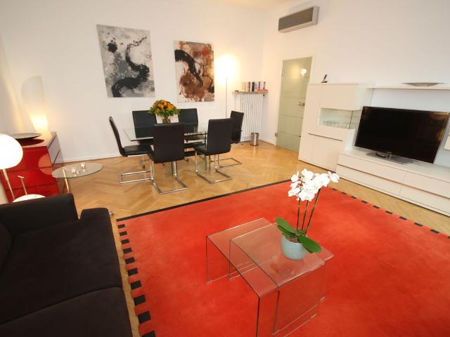 Top renovated apartment in Düsseldorf Düsseltal Zoo, Dusseldorf Amsterdam Apartments for Rent