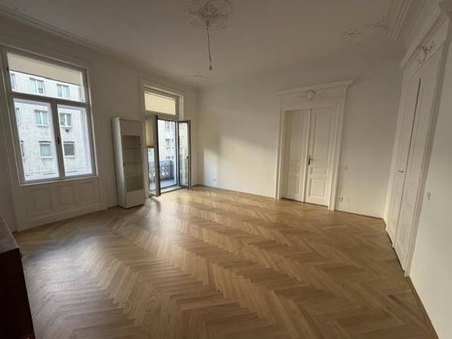 Top Renovierte 196m2 Altbauwohnung/Wärmepumpe/U1Nähe