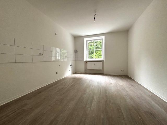 TOP renovierte 2 Zimmer Wohnung im 1.OG mt Dusche