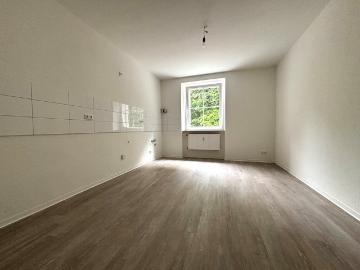 TOP renovierte 2 Zimmer Wohnung im 1.OG mt Dusche