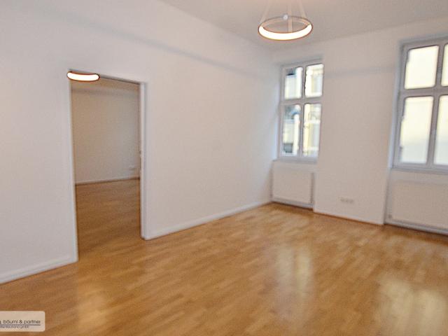 TOP RENOVIERTE 3 ZIMMER WOHNUNG INKL. KFZ ABSTELLPLATZ