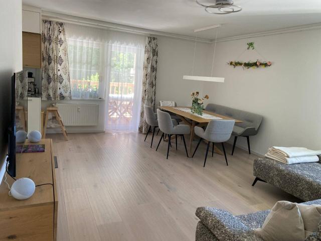 Top renovierte Wohnung in Ruhelage