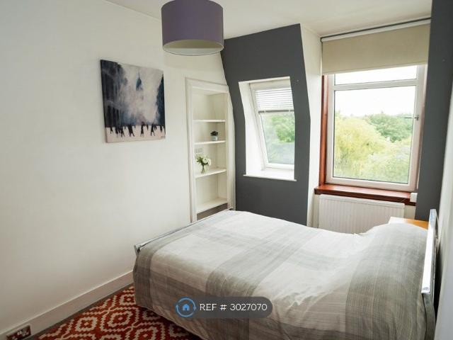 Top Right, Bieldside, Aberdeen AB15, 2 bed flat to rent, £725 pcm | PrimeLocation