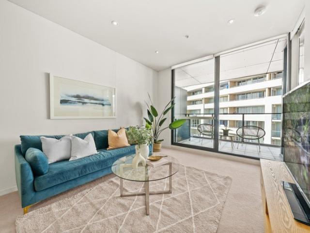 Top Ryde City apartment with stunning view