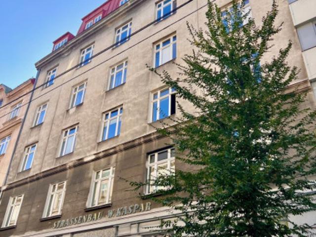 Top Wohngegend! Gut aufgeteilte 2 Zimmer Dachgeschoss Stadtwohung, 49 m2! U1 Nähe!