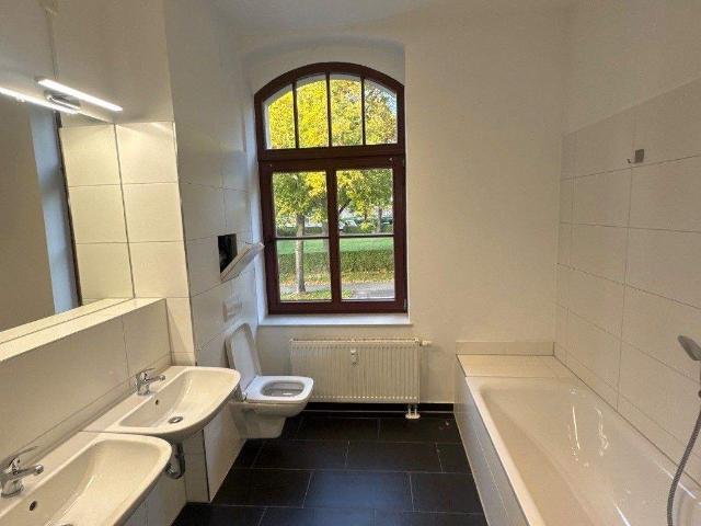 TOP Whg. mit groÃem Balkon / Wanne + Dusche / offene KÃ¼che u.v.m