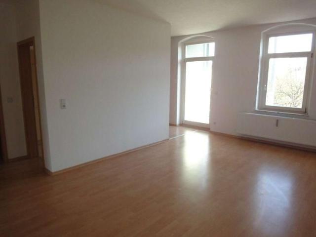 TOP Whg. mit halboffener Küche und Balkon im 2. OG