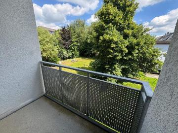 TOP Whg. im 1.OG / Laminat / Balkon u.v.m