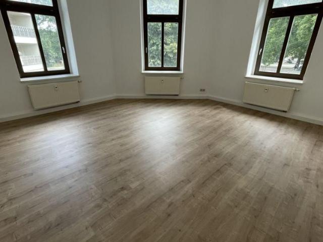 TOP Whg. im 1 OG / schönes Laminat u.v.m. frei ab sofort