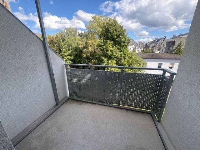 TOP Whg. im 2.OG / Laminat / Balkon / Bad mit Dusche u.v.m