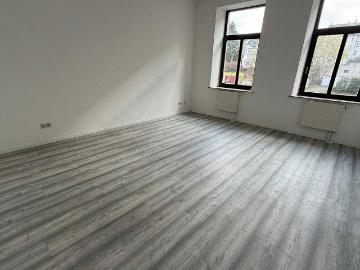 TOP Whg. jetzt mit neuem Laminat in Eiche im 1. OG