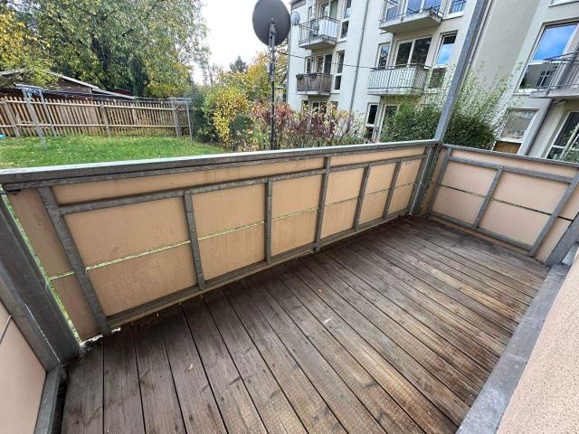 Top Whg. / Laminat / Bad mit Wanne/ groÃer Balkon u.v.m