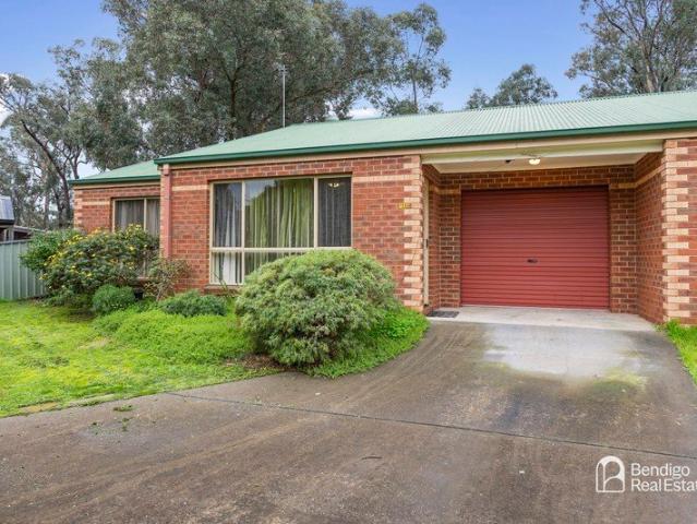Top Townhouse on a Big Block Will Reward!