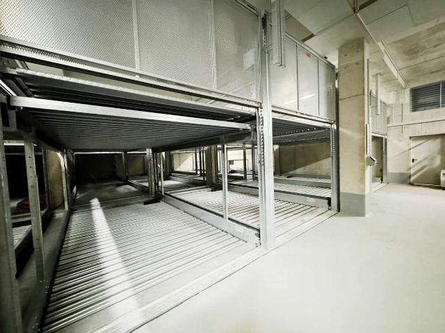 TOP* Tiefgarage Elektro Stellplatz in top Lage zu vermieten mit 195 cm Höhe