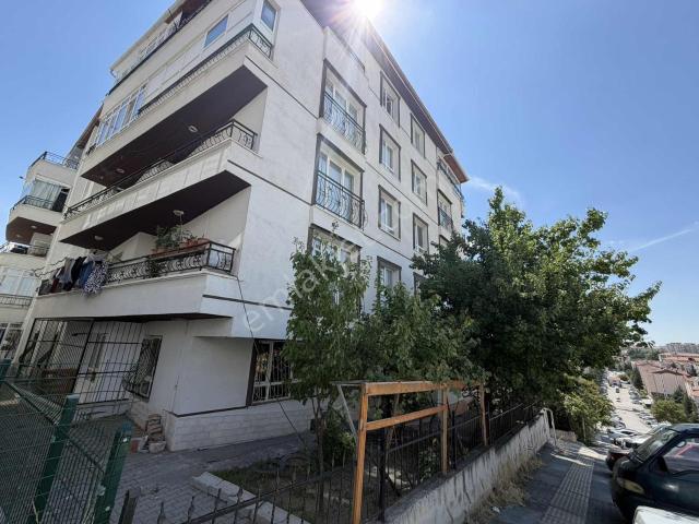 Topçu Mahallesinde 3+1 Kiralık Bakımlı Boyalı Daire Turyap'tan