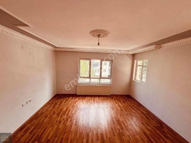 Topçu Mahallesinde 3+1 Kiralık Daire