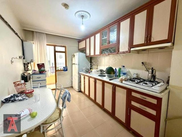 Topçu Mah'de Ara Kat Konumunda Krediye Uygungeniş Metrekare 3+1