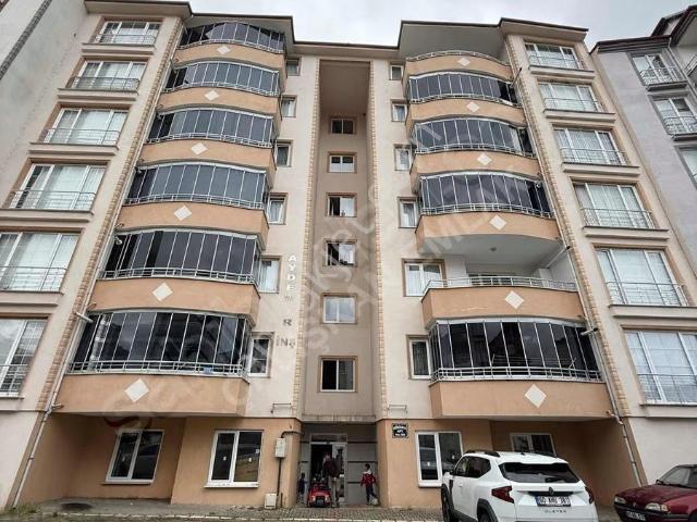 Topçubağında Satılık 3+1 Daire, 140m², Merkezi Konumda!