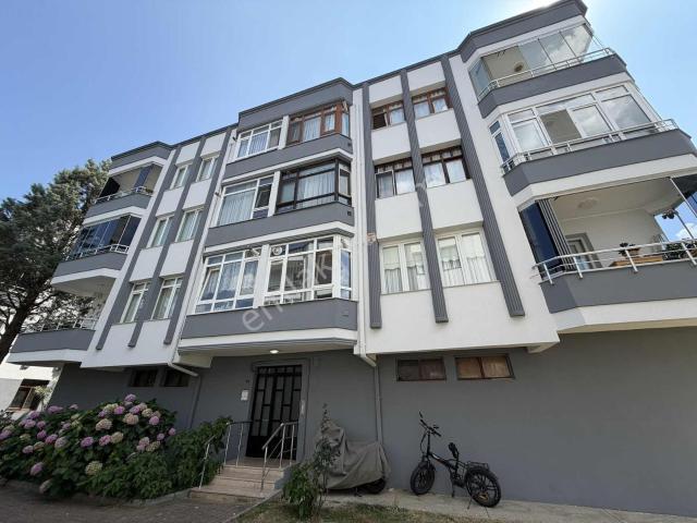 Topçular Asena Sitesinde Satılık 3+1 Arakat Daire yenilenmiş