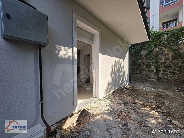 TOPÇULARDA MÜSTAKİL BAHÇELİ KİRALIK 5+1 SIFIR LUKS DUBLEX VİLLA