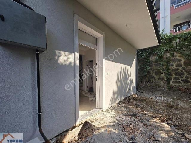 Topçularda Müstakil Bahçeli Kiralık 5+1 Sıfır Luks Dublex Villa
