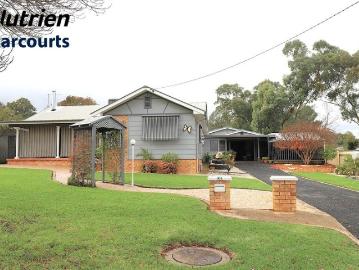 Top Value on Town's Fringe Sheds That Will Impress!