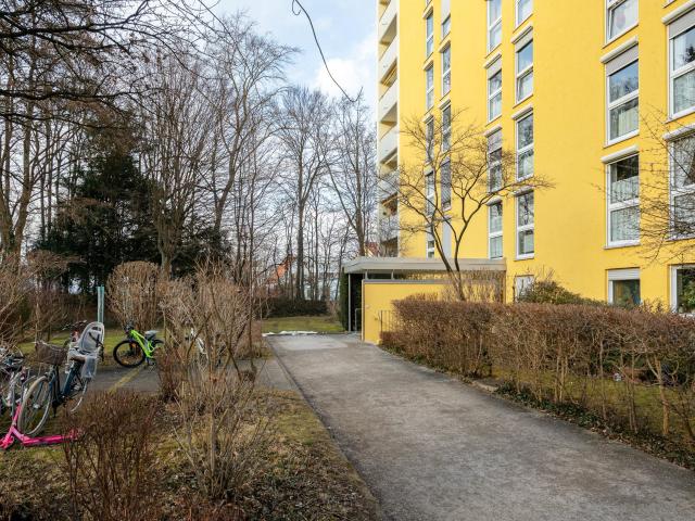 Top vermietete 3 Zimmer Etagenwohnung über den Dächern Aubings!