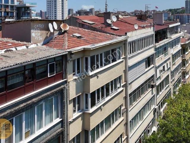 Topağacı Meydanında Nişantaşı Çift Cepheli Kapanmaz Manzara 5+1