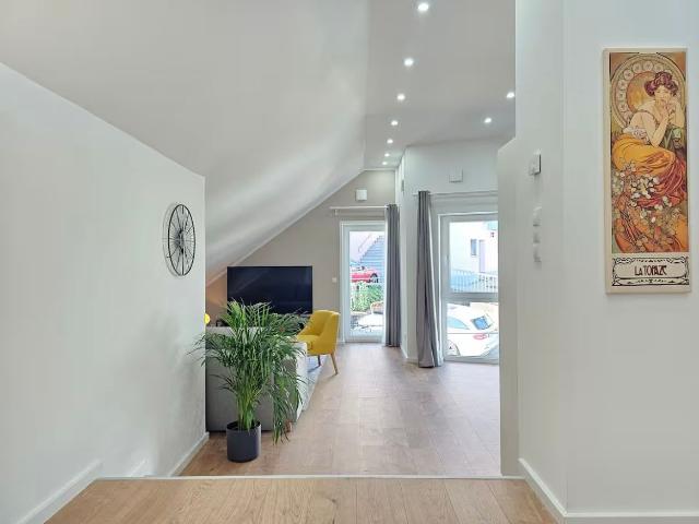 Topaz Design Loft at the Castle, Parking and Balcony