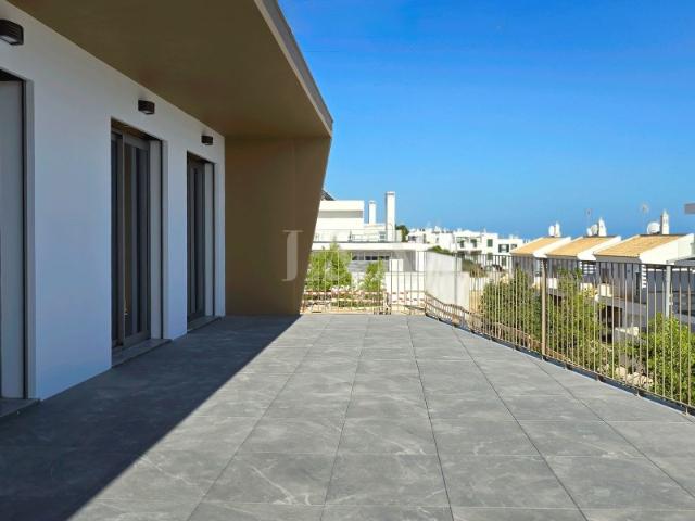 Topfloor T2 com piscina e garagem perto da praia em Cabanas de Tavira