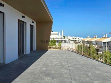 Topfloor T2 com piscina e garagem perto da praia em Cabanas de Tavira